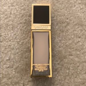 Tom ford shade and illuminate foundation